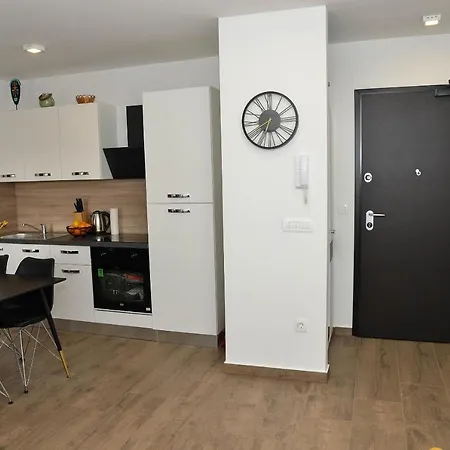Nicole Apartment *